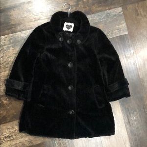 Faux fur 3/4 length sleeve coat